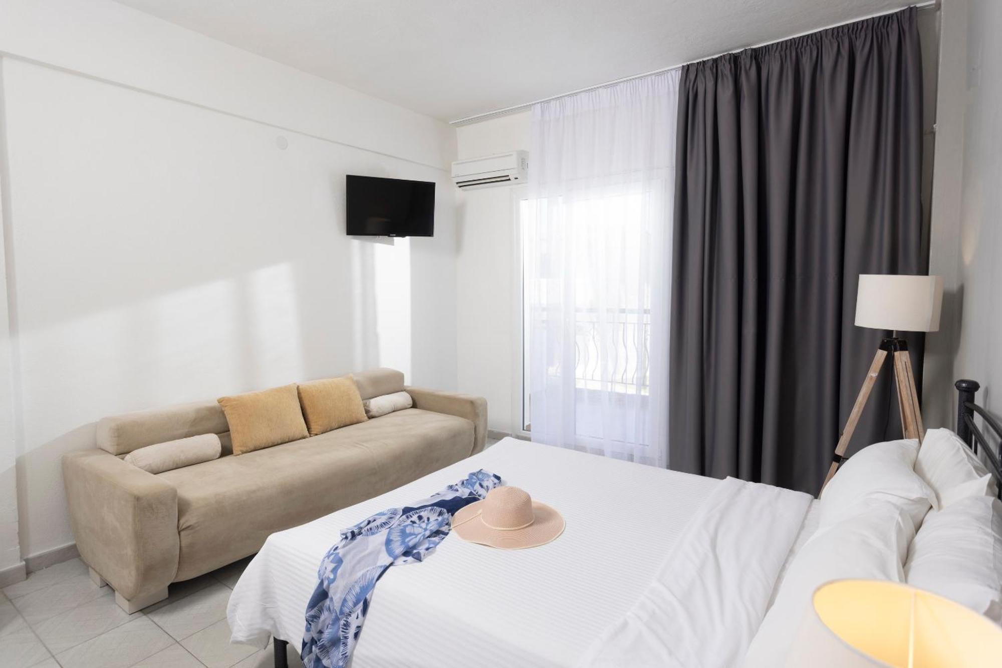 Jenny Hotel Siviri Eksteriør billede