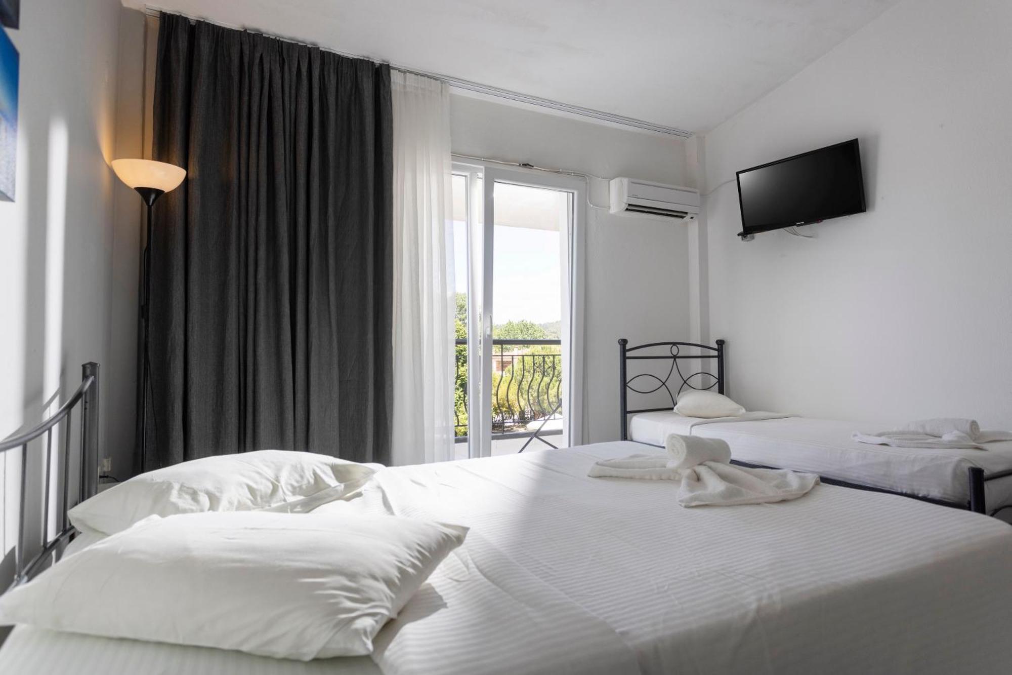 Jenny Hotel Siviri Eksteriør billede